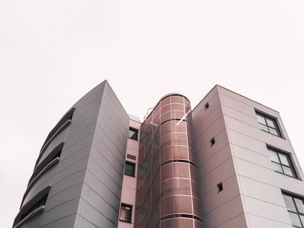 Được thành lập bởi Frank Mars