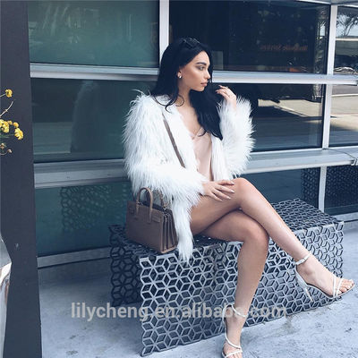 Custom and wholesale 2018 new high quality women faux fur jacket